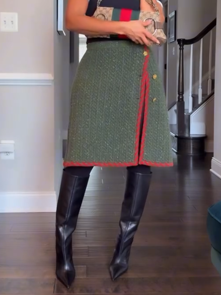 Button Slit Green Skirt