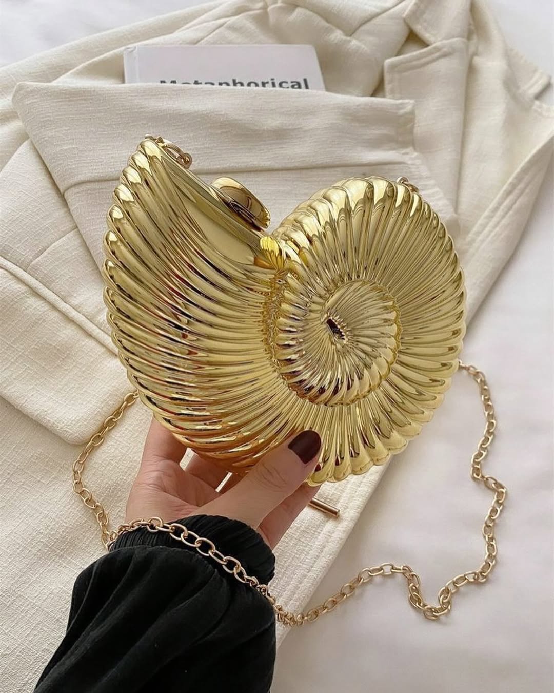Golden Metallic Shell-Shaped Clutch