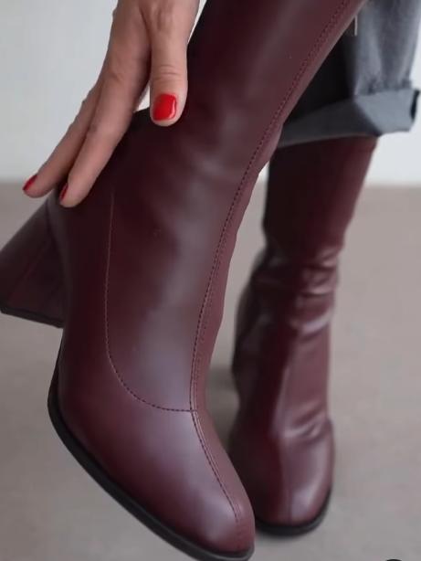 Claret Medium-high Boots