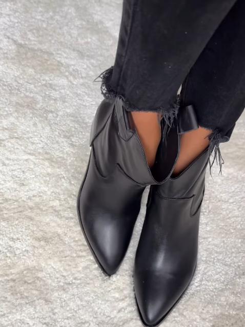 Black Pointed Boots